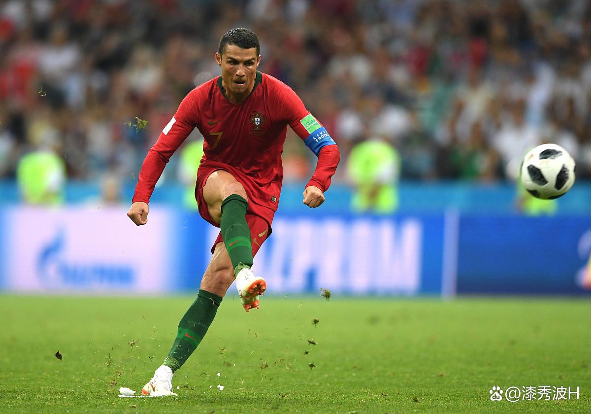 乐鱼体育APP下载 C罗迎来十赛季出色发挥，TES观众热烈欢呼！