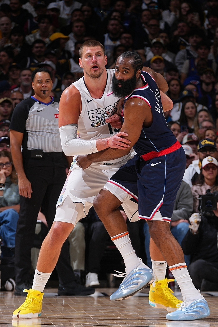 乐鱼体育穆雷重返赛场，出色发挥首场状态出色，公牛观众沸腾！气势如虹延续的简单介绍